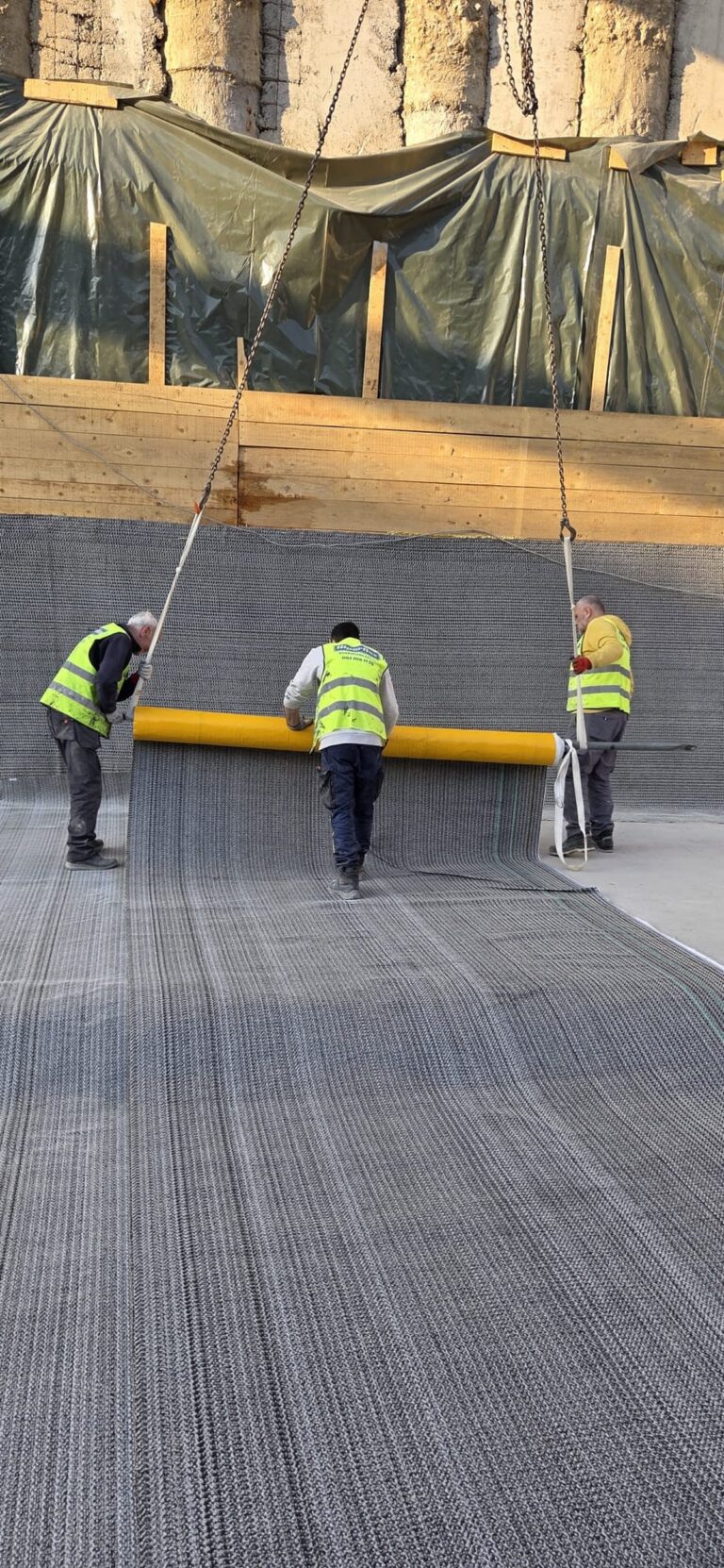 Ugradnja bentonitne GCL membrane na podzemni betonski zid – Hiperflex